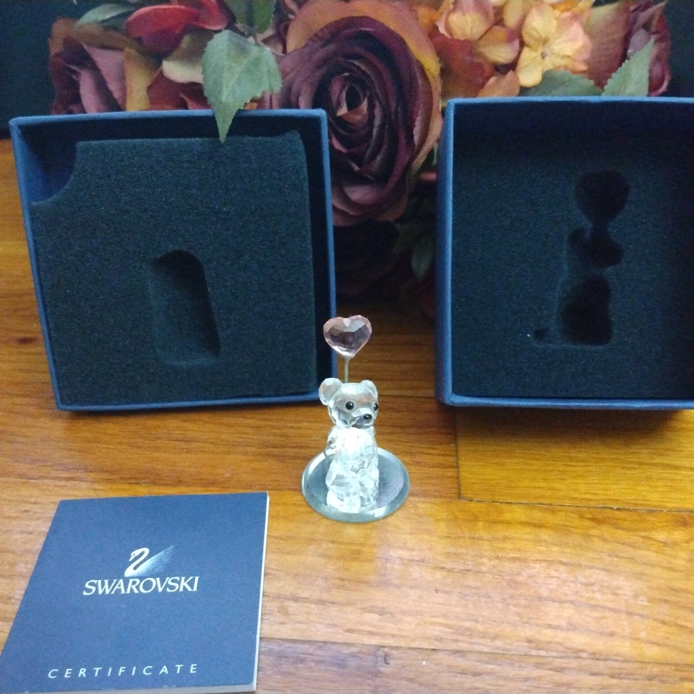 Swarovski Crystal I Love You Kris Bear w/ Pink Heart Balloon & Stand Plate & Box